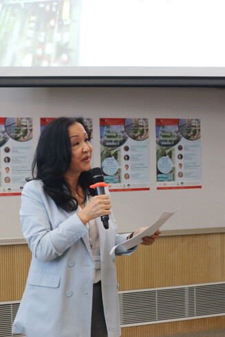 Prof. Christina HONG, the President of THEi, kicked off the seminar.